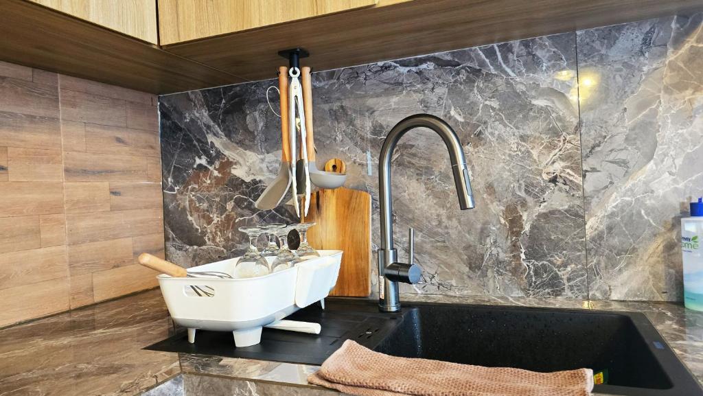 Kitchen counter